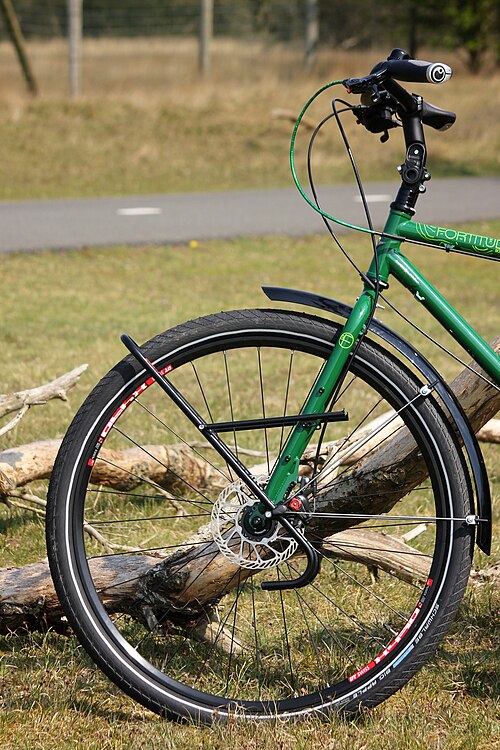 Porte-bagages arrière aluminium 25 kg — disponible chez Veloland Nérac